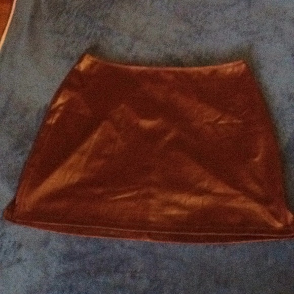 BE COOL SET top & mini skirt - Picture 3 of 8